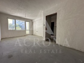 1 chambre Hristo Smirnenski, Plovdiv