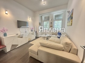 Casa Gratska majala, Varna