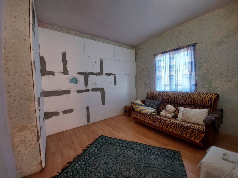 Продава 3-СТАЕН, гр. Девня, област Варна, снимка 3 - Апартаменти - 49312148