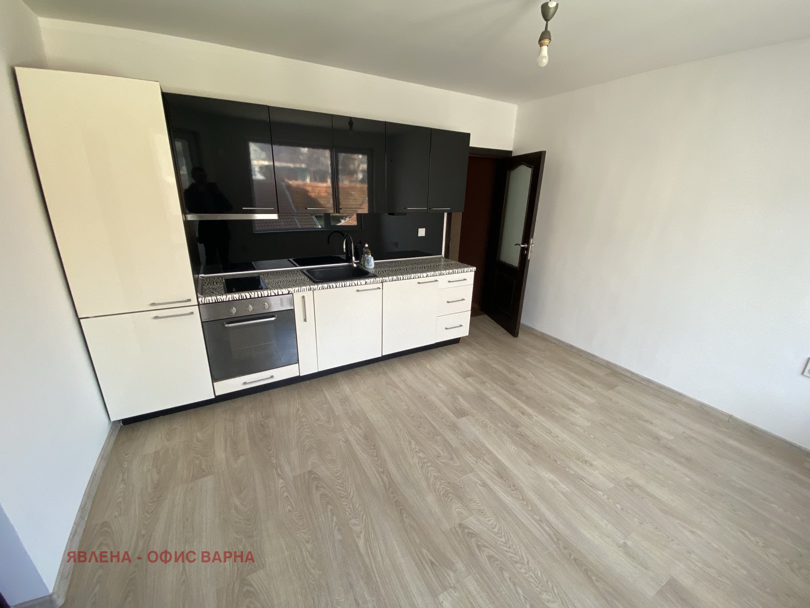 Продава 2-СТАЕН, гр. Варна, Зимно кино Тракия, снимка 2 - Апартаменти - 53994063