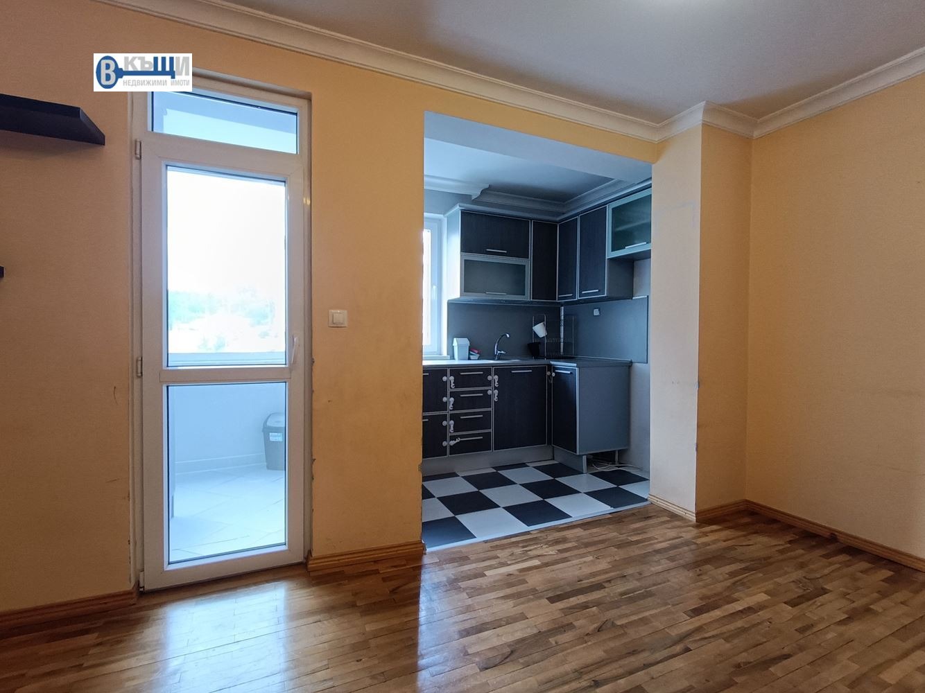 Продава 3-СТАЕН, гр. Велико Търново, Колю Фичето, снимка 2 - Апартаменти - 50725391
