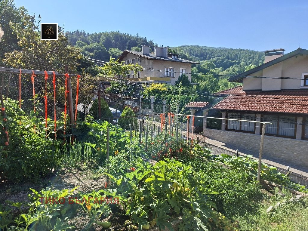 Продава КЪЩА, гр. София, с. Владая, снимка 3 - Къщи - 56057233