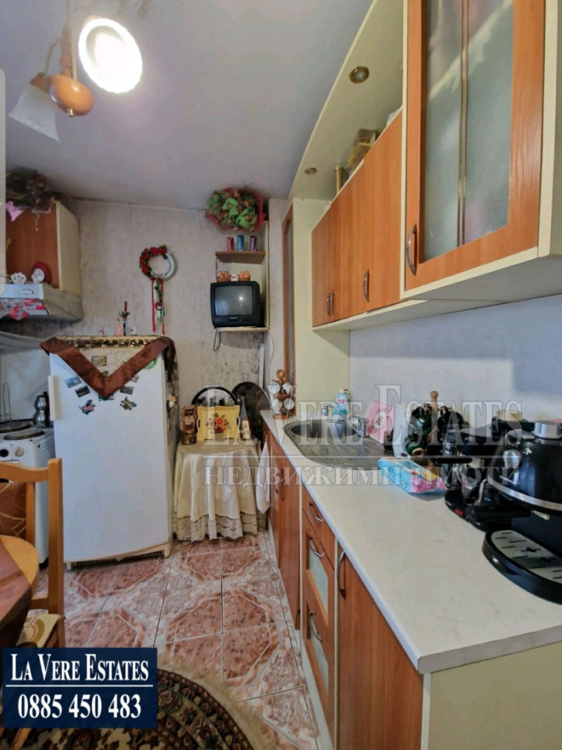 Продава  3-стаен град Русе , Родина 2 , 80 кв.м | 34652121 - изображение [4]