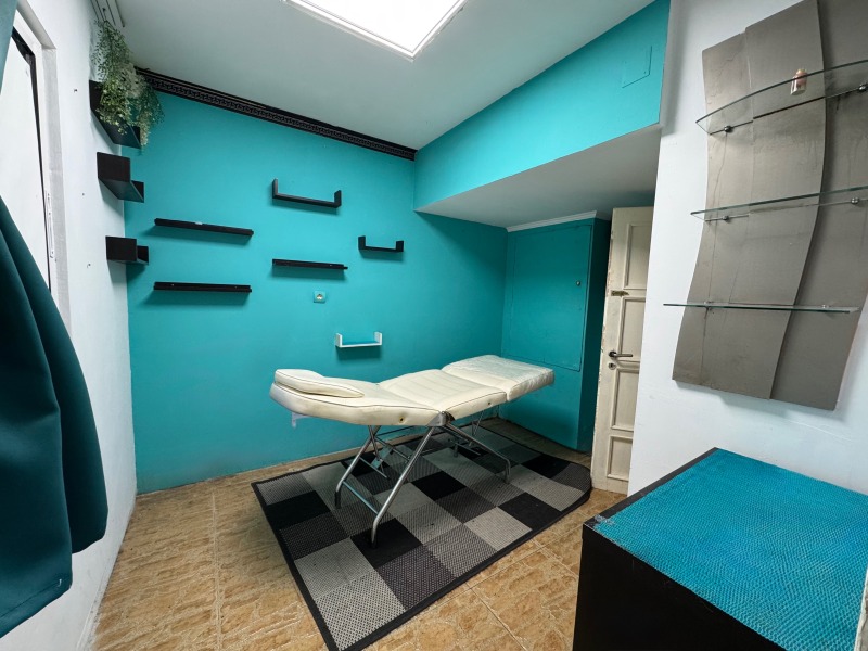 In vendita  Negozio Sofia , Zona B-18 , 145 mq | 68397982 - Immagine [7]