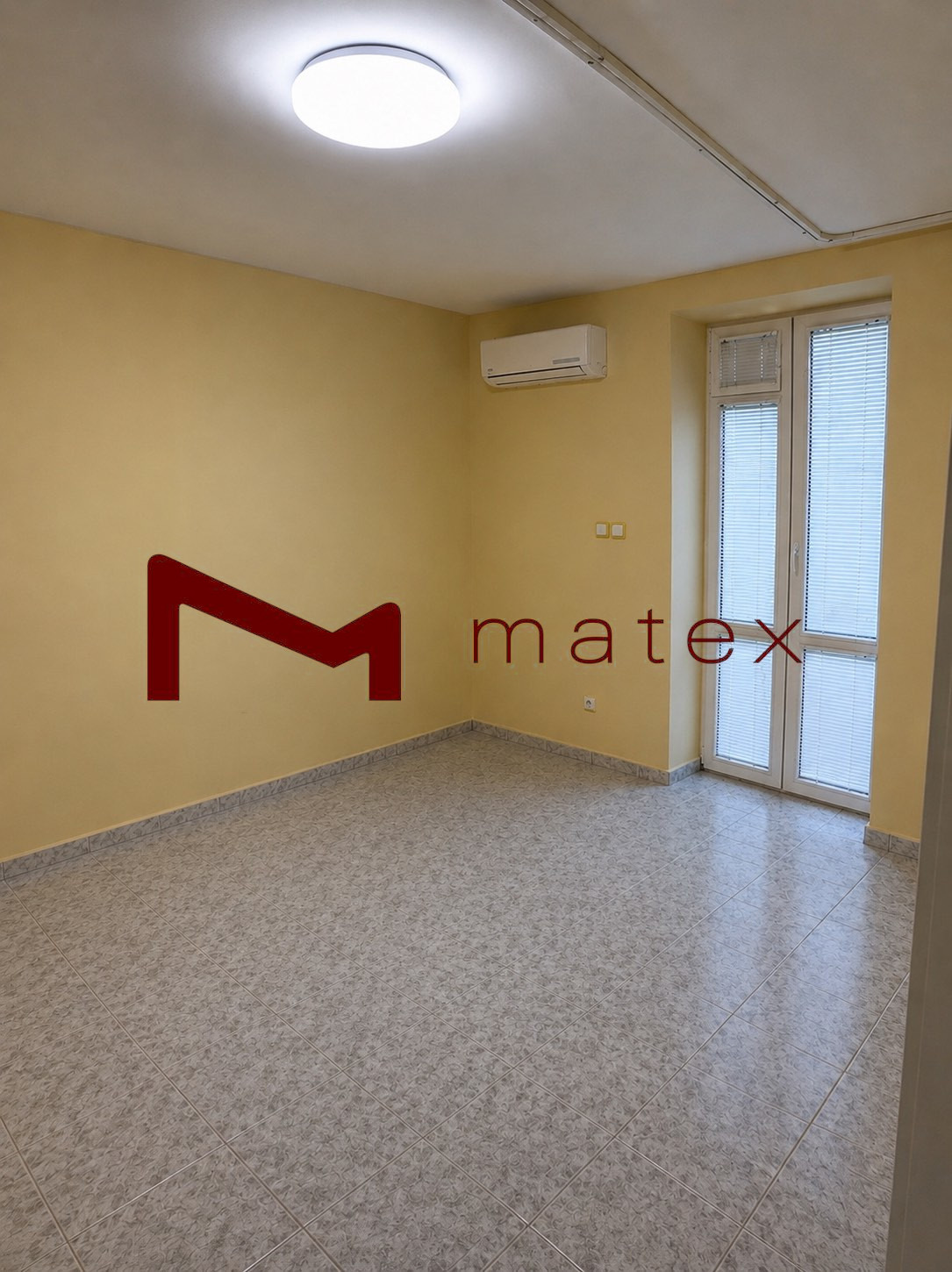 Продава 1-СТАЕН, гр. Варна, Център, снимка 2 - Апартаменти - 54540111