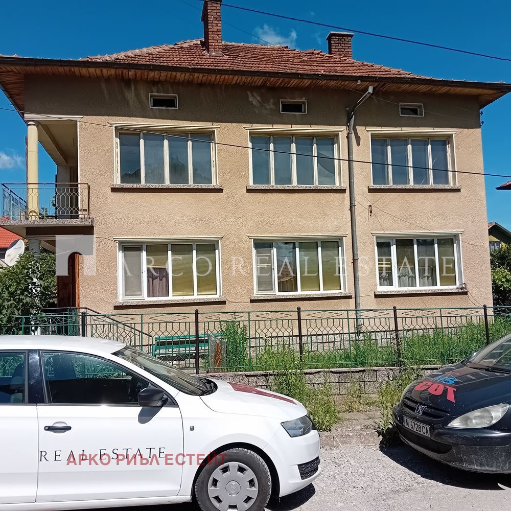 Продава ЕТАЖ ОТ КЪЩА, гр. Вършец, област Монтана
