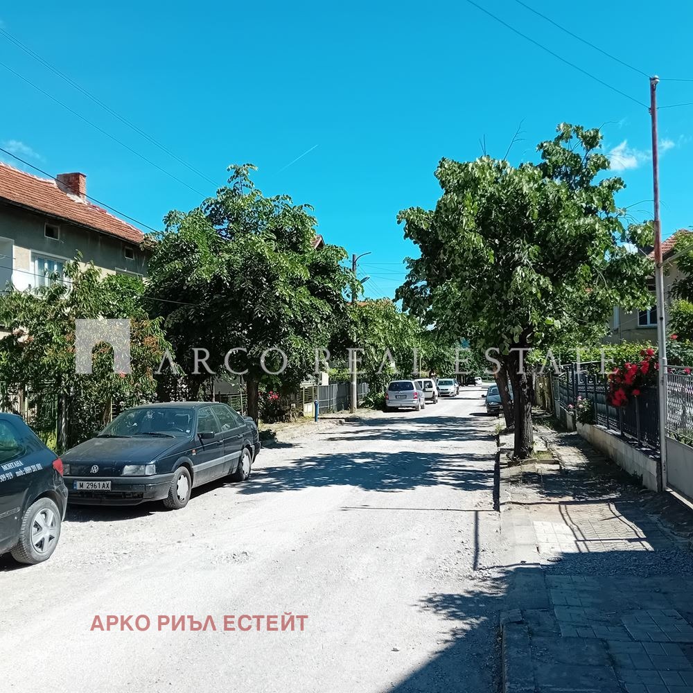 Продава ЕТАЖ ОТ КЪЩА, гр. Вършец, област Монтана, снимка 3 - Етаж от къща - 55661489