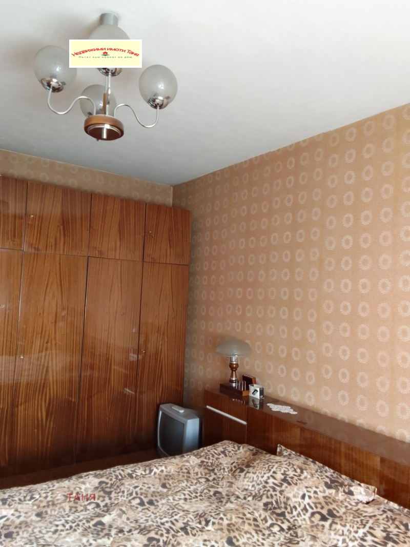 Продава 3-СТАЕН, гр. Перник, Изток, снимка 2 - Апартаменти - 53108467