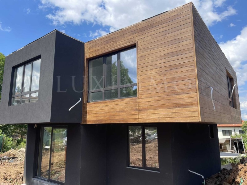 Продава КЪЩА, гр. София, м-т Камбаните