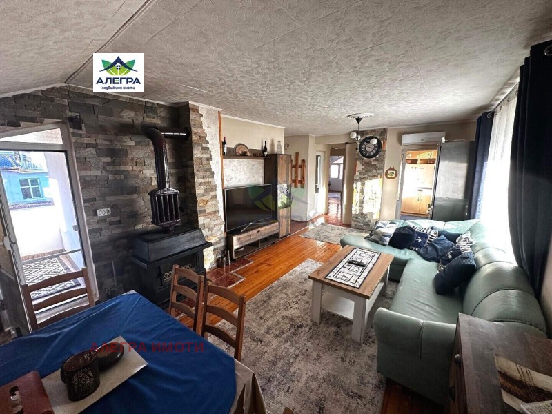Продава  3-стаен град Пазарджик , Център , 90 кв.м | 64308560