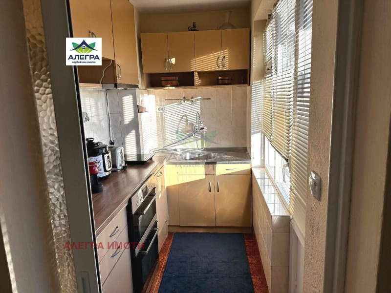 Продава  3-стаен град Пазарджик , Център , 90 кв.м | 64308560 - изображение [3]