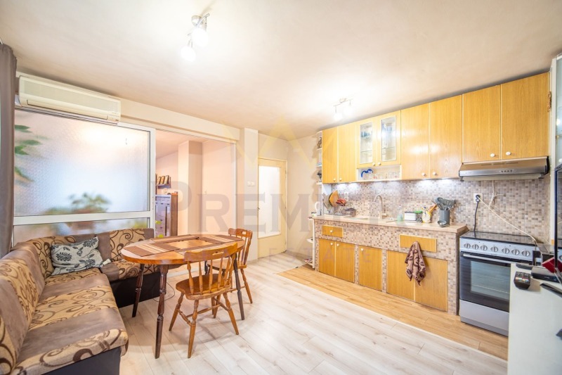 Продава 3-СТАЕН, гр. Варна, Окръжна болница-Генерали, снимка 3 - Апартаменти - 53315901