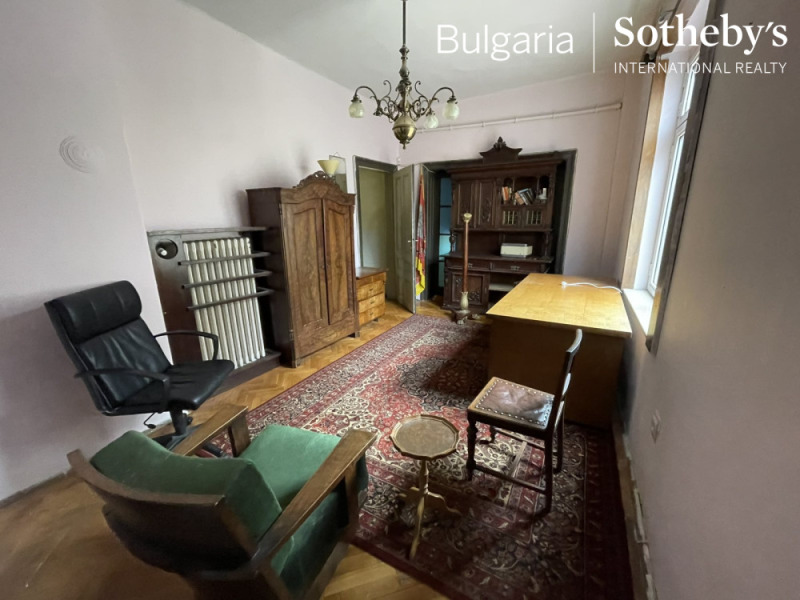 Продава МНОГОСТАЕН, гр. София, Център, снимка 2 - Апартаменти - 53521369