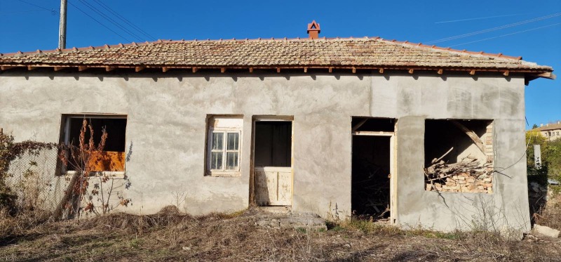 Продава КЪЩА, с. Стоян Михайловски, област Шумен, снимка 2 - Къщи - 52326592