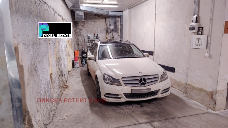 Продава ГАРАЖ, ПАРКОМЯСТО, гр. София, Център, снимка 2 - Гаражи и паркоместа - 53448665