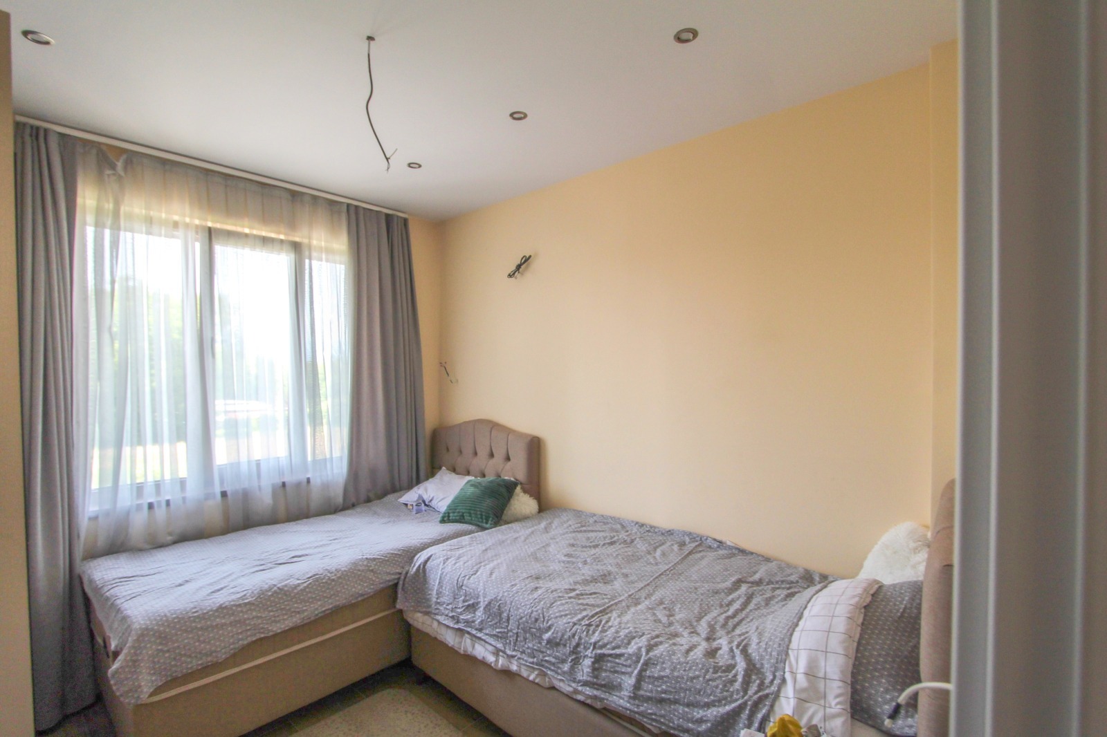 Продава КЪЩА, гр. София, с. Долни Богров, снимка 10 - Къщи - 54100100