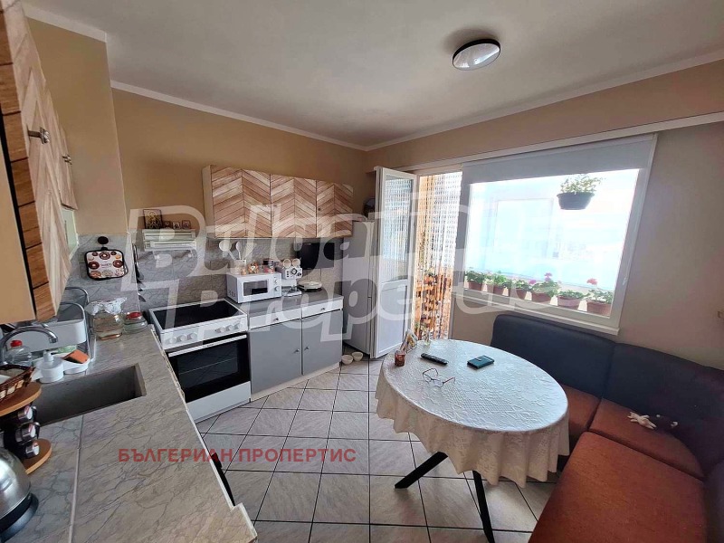 Продава  2-стаен област Кюстендил , гр. Бобов дол , 64 кв.м | 82772483