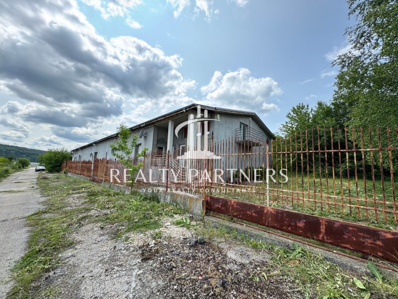 На продаж  Промислова будівля область Перник , Брезник , 800 кв.м | 77161960