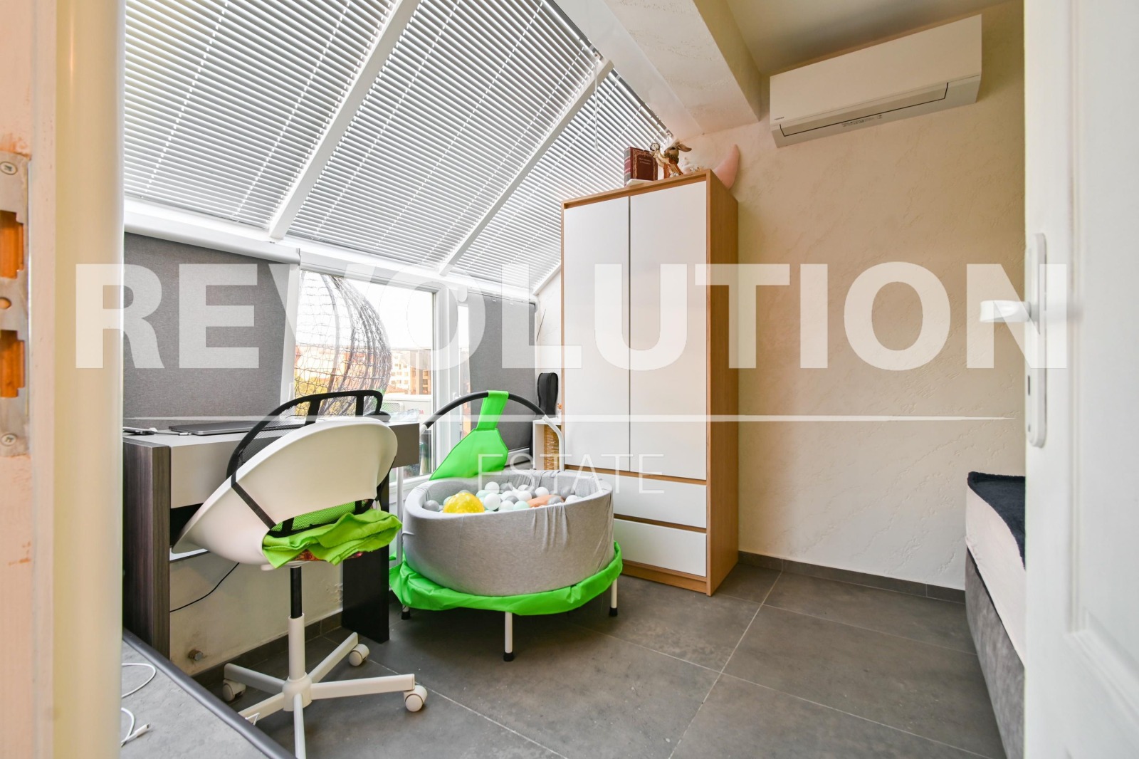 Продава 2-СТАЕН, гр. София, Център, снимка 4 - Апартаменти - 54227005