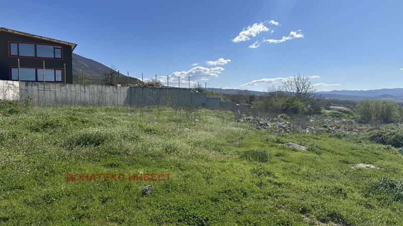 Продава ЗЕМЕДЕЛСКА ЗЕМЯ в област Пловдив, гр. Карлово - 1103 дка / 71 695 € » 140 223.23 лв., ДОНАТЕКС ИНВЕСТ