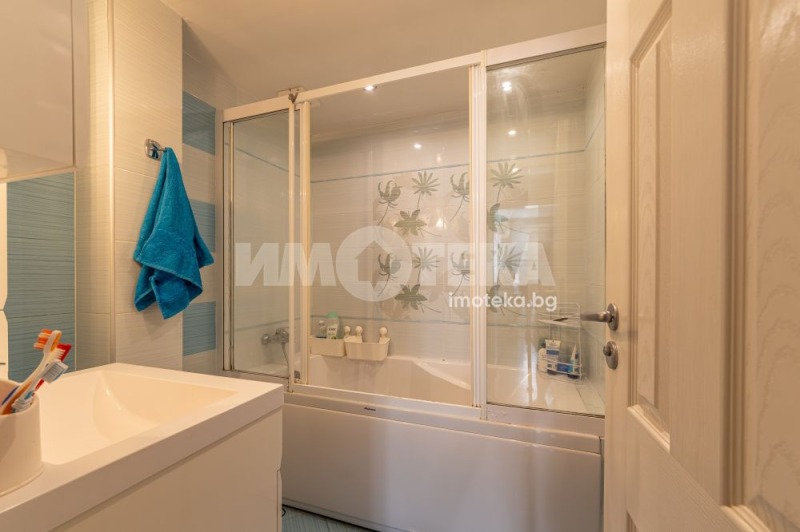 Продава  3-стаен град Варна , Бриз , 100 кв.м | 45981102 - изображение [11]