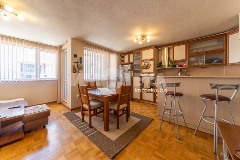 Продава  3-стаен град Варна , Бриз , 100 кв.м | 45981102