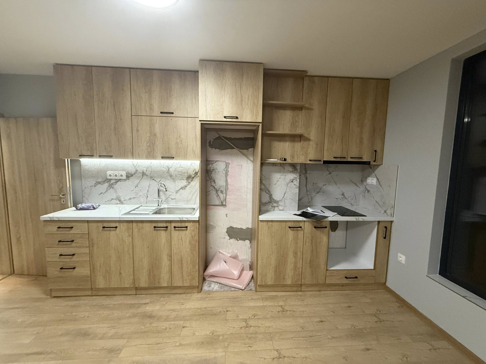Продава 3-СТАЕН, гр. Благоевград, Освобождение, снимка 2 - Апартаменти - 54431527