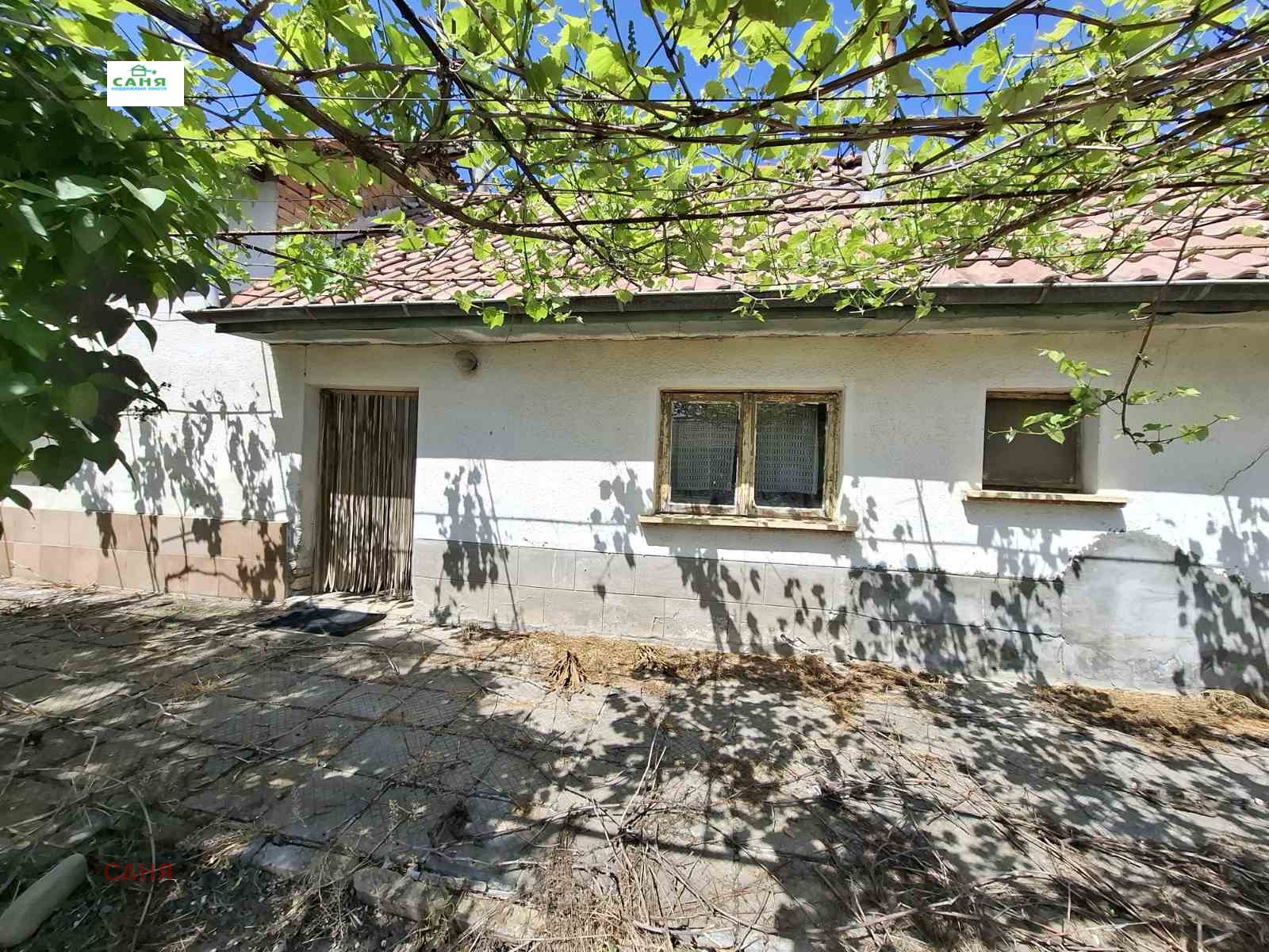 Продава КЪЩА, с. Горна Митрополия, област Плевен, снимка 2 - Къщи - 54569782