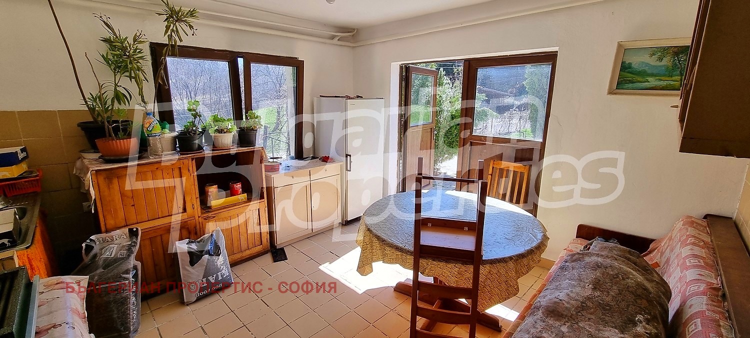 Продава КЪЩА, гр. София, с. Кокаляне, снимка 2 - Къщи - 55807492