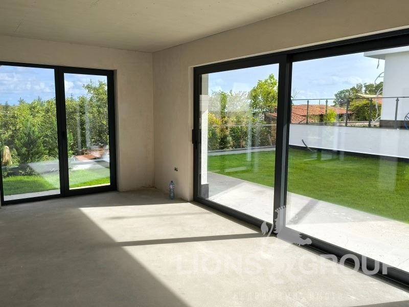 Продава КЪЩА, гр. Варна, м-т Манастирски рид, снимка 2 - Къщи - 51388157