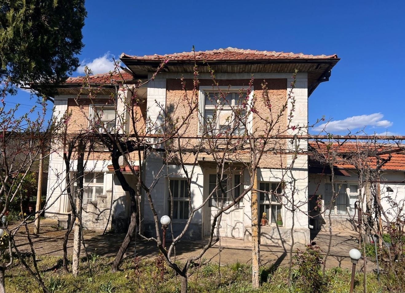 Продава КЪЩА, с. Стрелци, област Пловдив