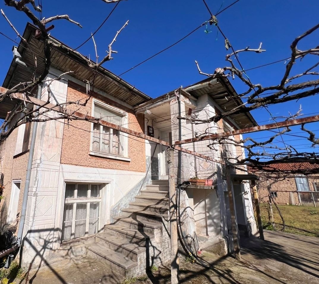 Продава КЪЩА, с. Стрелци, област Пловдив, снимка 2 - Къщи - 55620163