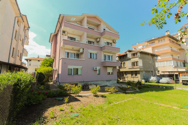 Продава КЪЩА в област Бургас, гр. Черноморец - 630 кв.м / 495 000 € » 968 135.85 лв., РИЧ