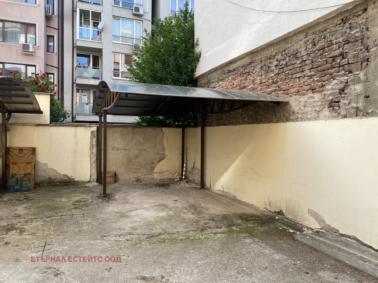 Продава ГАРАЖ, ПАРКОМЯСТО, гр. София, Център