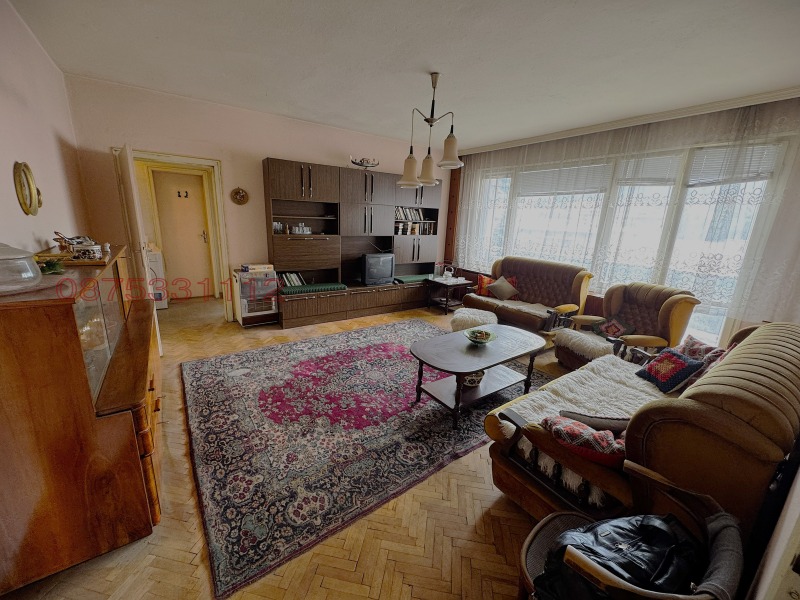 Продава 3-СТАЕН в област Смолян, гр. Чепеларе - 132 кв.м / 119 000 € » 232 743.77 лв.