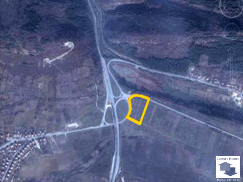 Продава ПАРЦЕЛ в град Велико Търново, Промишлена зона - Юг - 13645 кв.м / 800 000 € » 1 564 664.00 лв., СЕНТЧЪРИ ХОУМС
