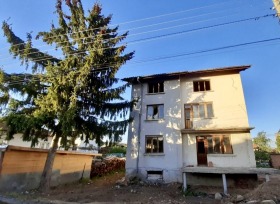 Hus Dolna banya, region Sofia 1