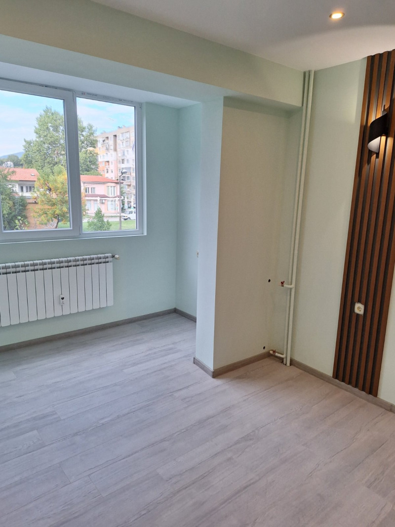 En venta  1 dormitorio Pernik , Iztok , 68 metros cuadrados | 55815849 - imagen [13]