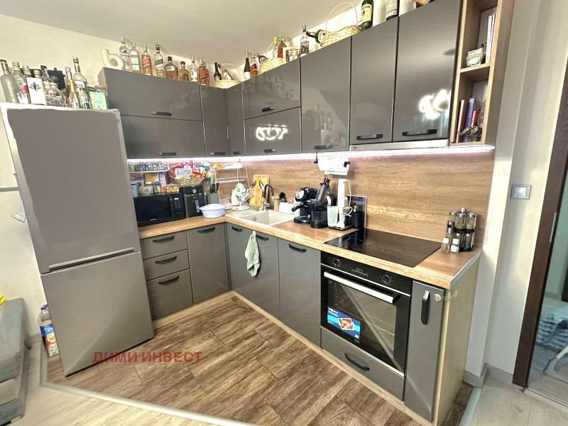Продава  3-стаен град Добрич , Център , 70 кв.м | 99667201