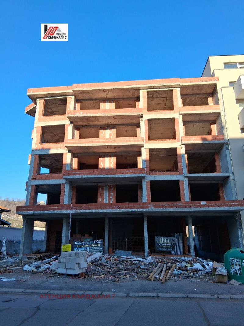 Продава 3-СТАЕН, гр. Кърджали, Възрожденци