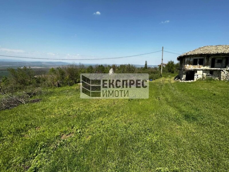In vendita  Complotto regione Varna , Avren , 2340 mq | 30104222