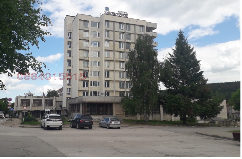 Продава ХОТЕЛ, гр. Сливница, област София област, снимка 2 - Хотели - 53118189