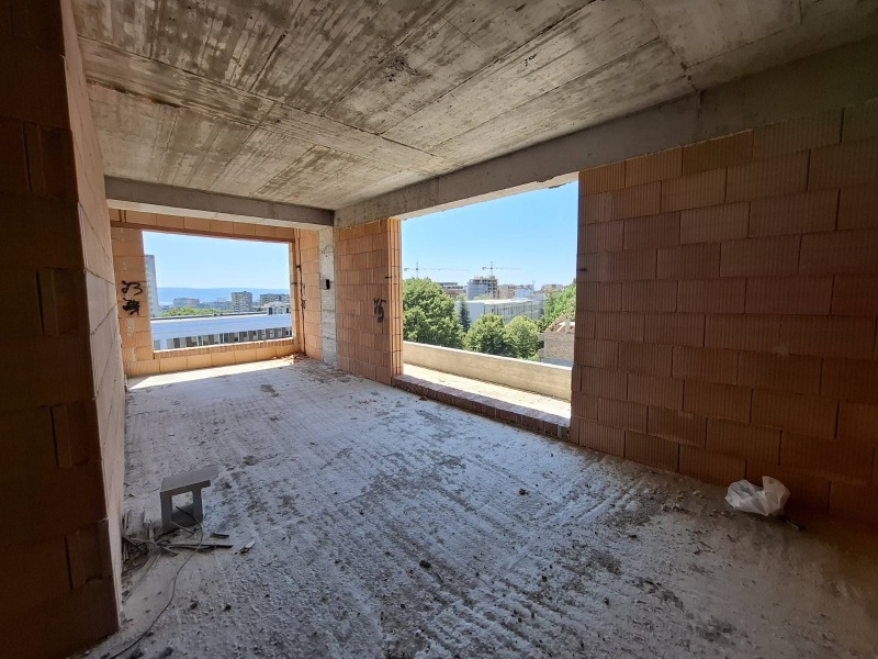 Продава  3-стаен, град Варна, Левски 1 •  156 500 € • ID 14860741 — holmes.bg - [1] 