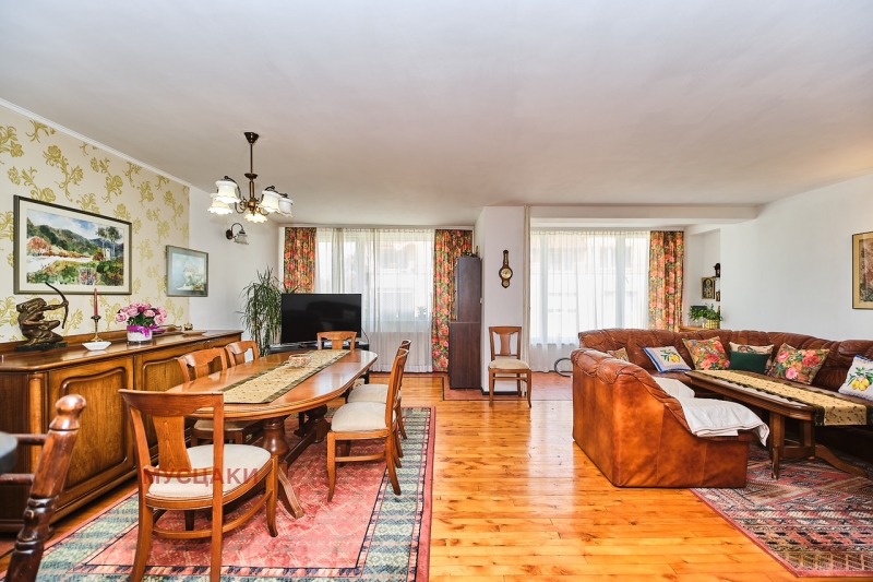 Te koop  2 slaapkamers Sofia , Ovtsja kupel , 138 m² | 33622020