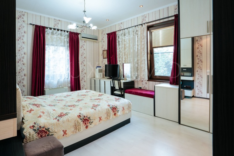 De vânzare  2 dormitoare Burgas , Țentâr , 138 mp | 38783847 - imagine [5]