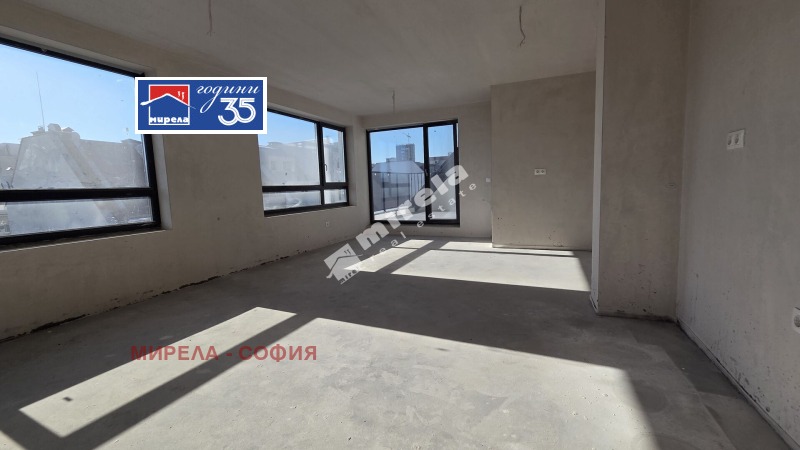 Продава 4-СТАЕН, гр. София, Център, снимка 2 - Апартаменти - 51536192