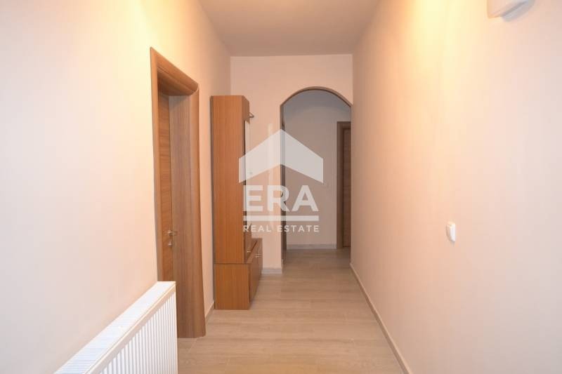 Продава МНОГОСТАЕН, гр. Хасково, Тракийски, снимка 2 - Апартаменти - 53326202