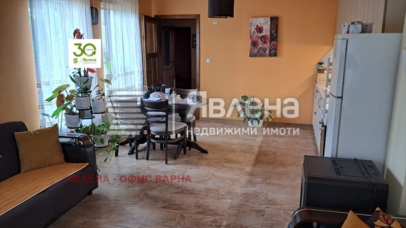 Продава КЪЩА, с. Генерал Кантарджиево, област Варна, снимка 6 - Къщи - 46435091