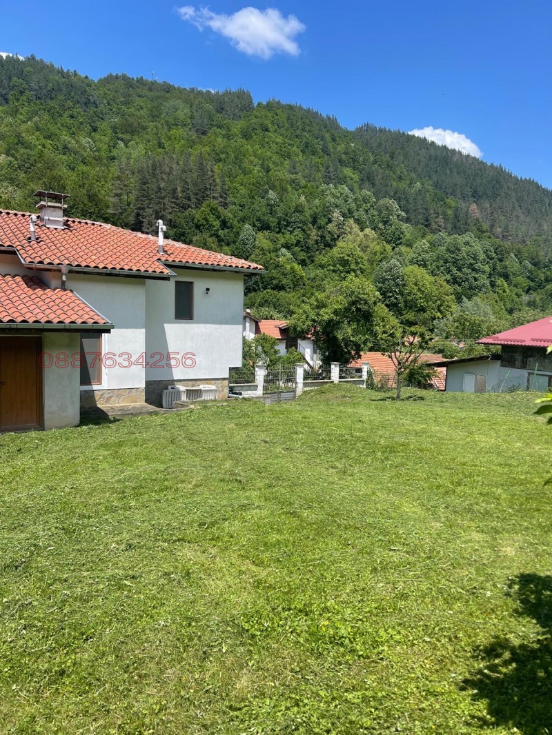 Продава КЪЩА, с. Чифлик, област Ловеч, снимка 2 - Къщи - 52782643