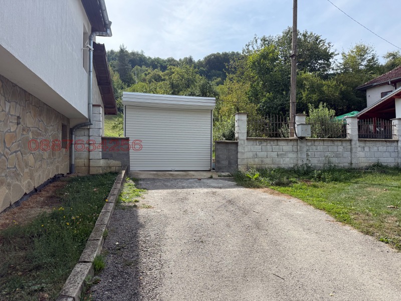 Продава КЪЩА, с. Чифлик, област Ловеч, снимка 3 - Къщи - 52782643